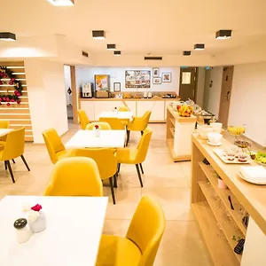 kvihotel-budapest.inbudapesthotels.com/